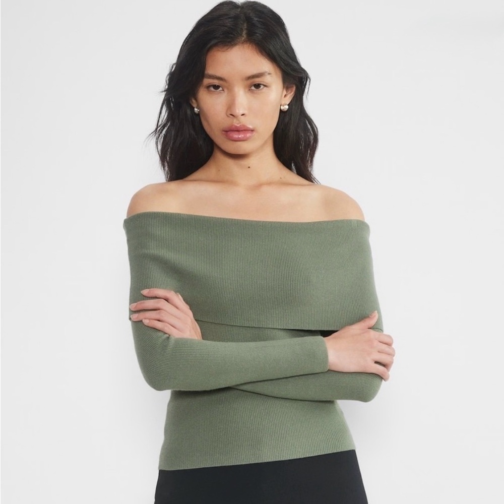 NWOT Aritzia Wilfred Nola Off the Shoulder Sweater